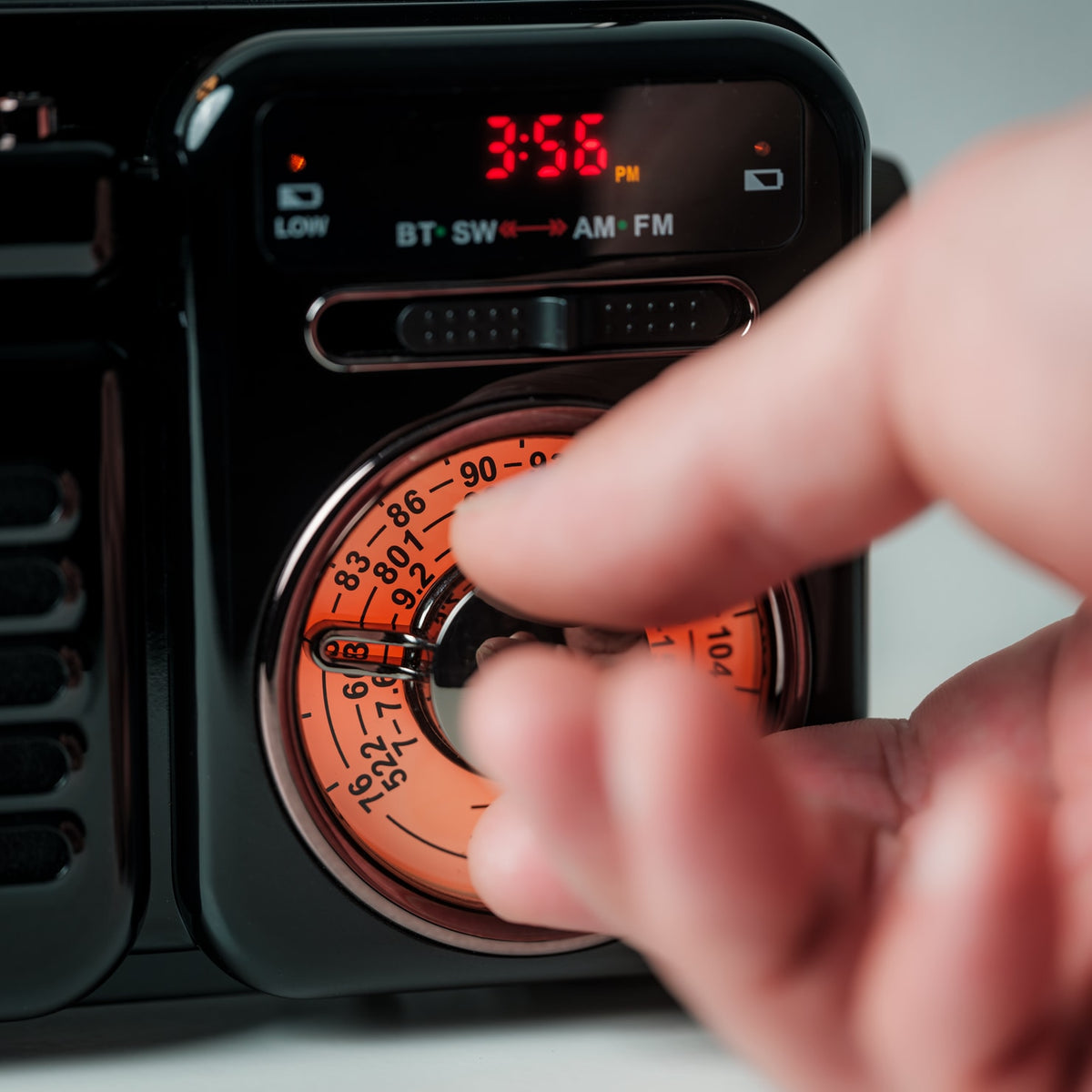 RetroWave 7-in-1 Radio