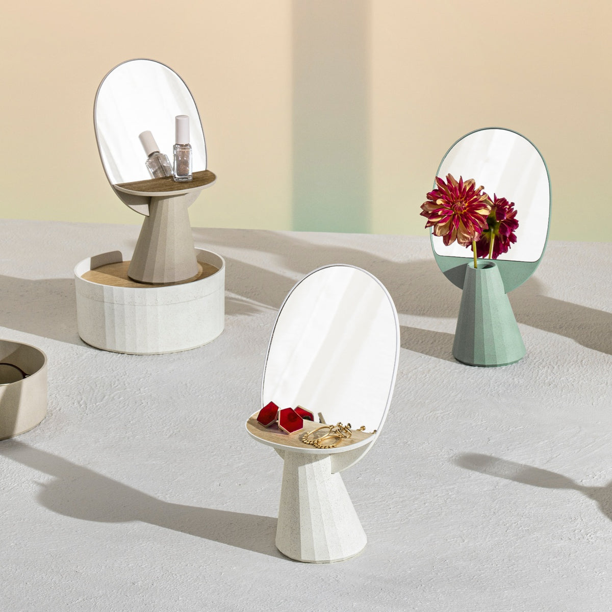 Jewel Vase Mirror Stand