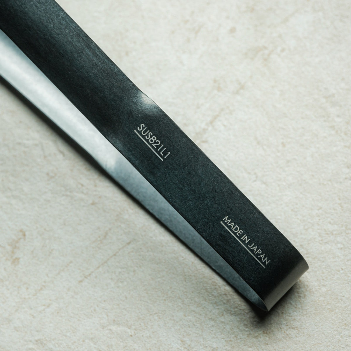 Obsidian Black All-Around Tongs