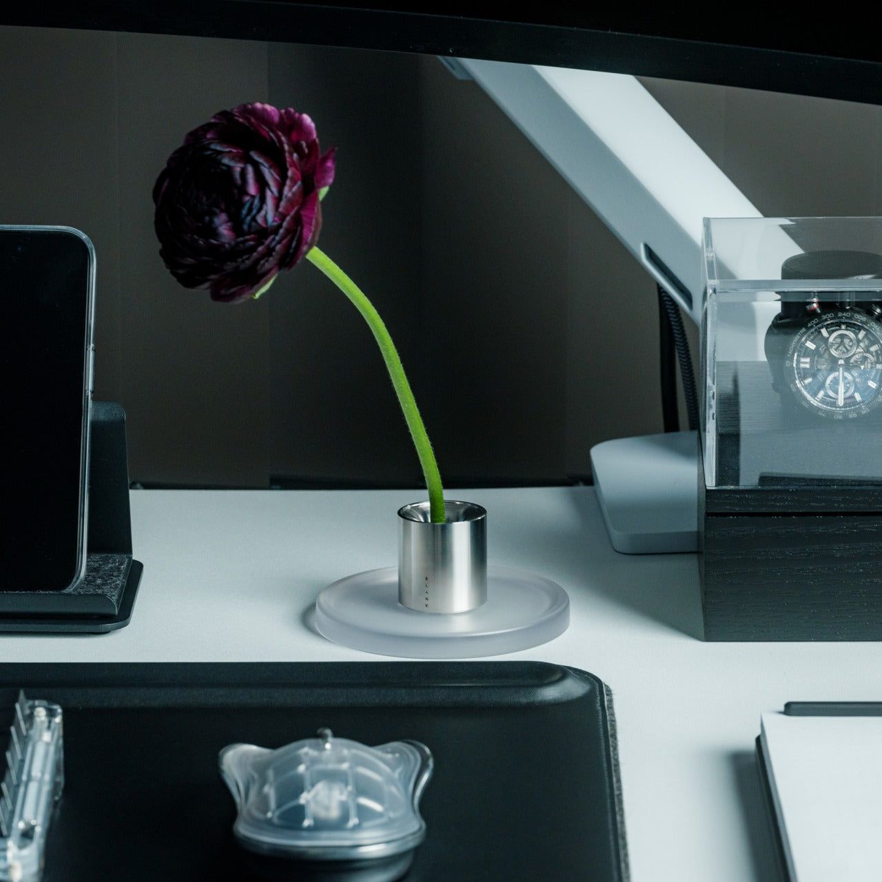 Statement Floral Bud Vase – Yanko Design Select